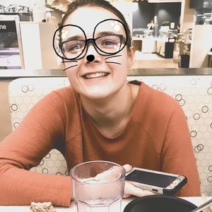 Meet your Posher, Alyssa